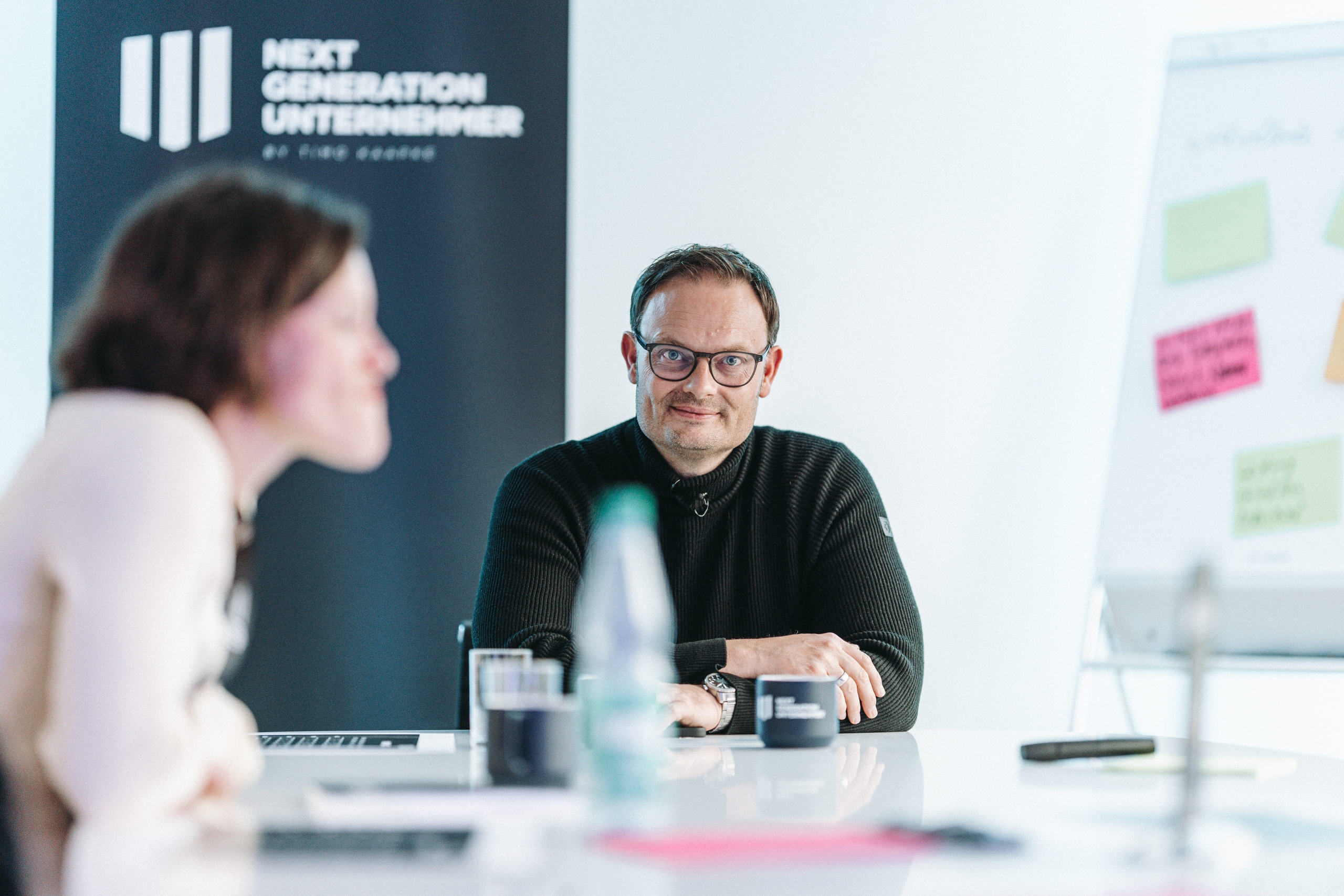Zu Beginn entwickeln wir gemeinsam eine Roadmap für Deine Entwicklung: Welche Ziele willst Du erreichen? Welche Themen haben Priorität?